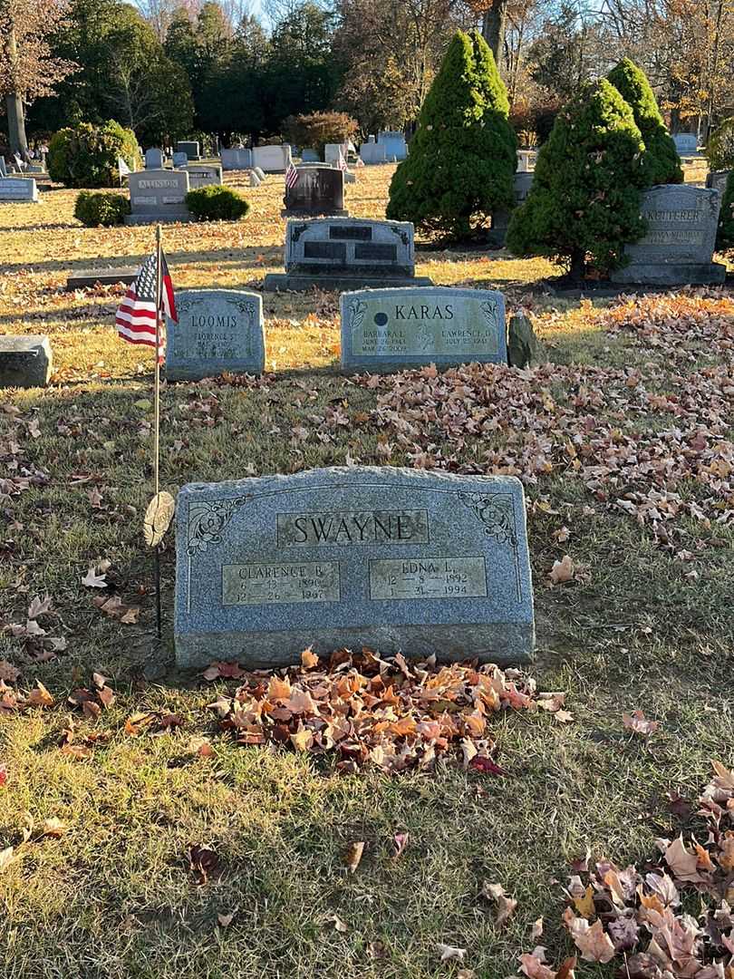 Clarence B. Swayne's grave. Photo 2