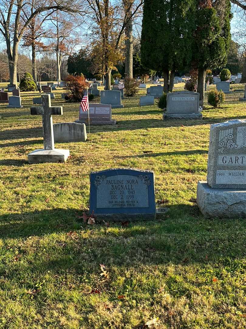 Pauline Nora Bagnall's grave. Photo 2