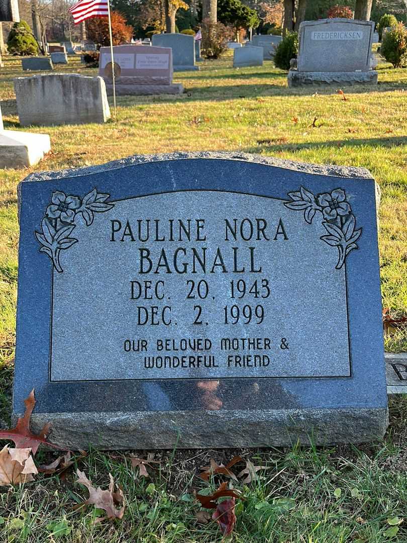 Pauline Nora Bagnall's grave. Photo 1