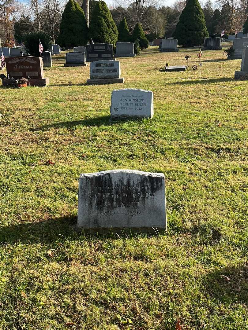Kathryn Winslow Shelnutt's grave. Photo 2