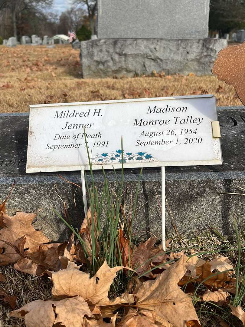 Mildred H. Jenner's grave. Photo 3