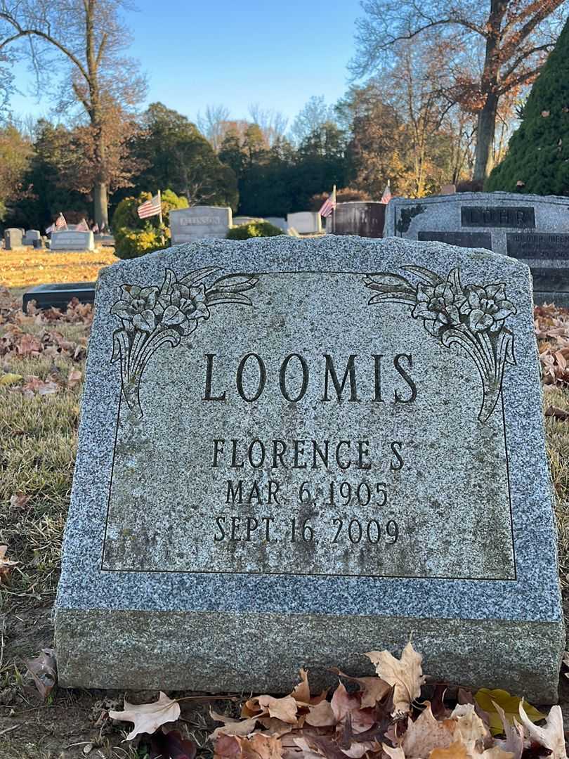 Florence S. Loomis's grave. Photo 3