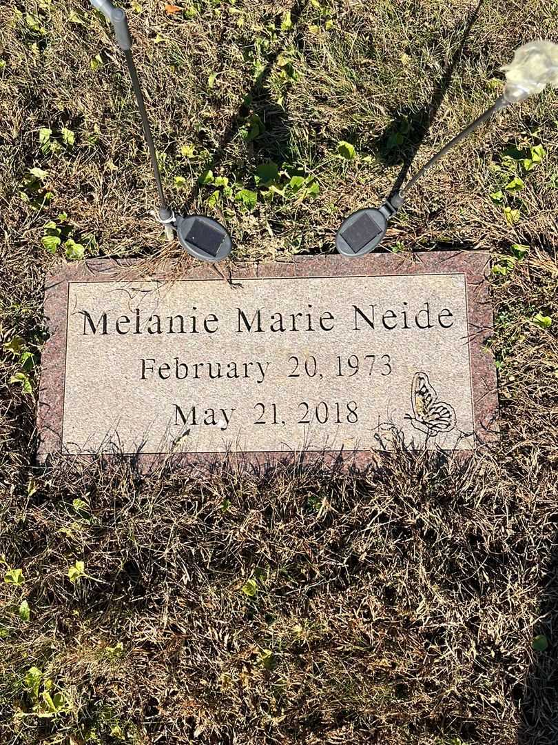 Melanie Marie Neide's grave. Photo 1