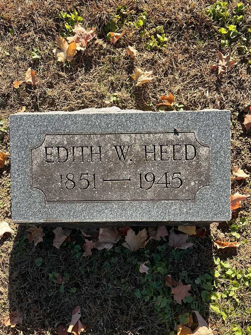 Edith W. Heed's grave. Photo 3