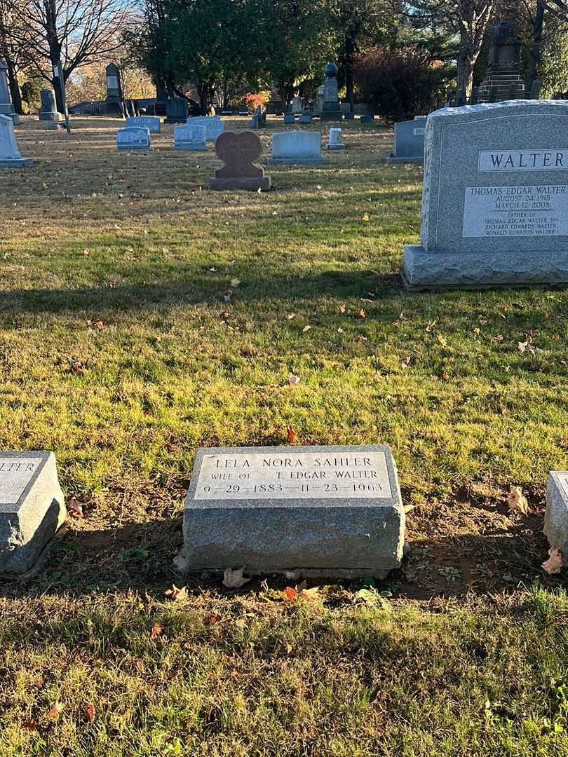 Lela Nora Sahler Walter's grave. Photo 2