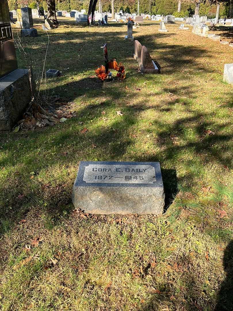 Cora E. Baily's grave. Photo 4