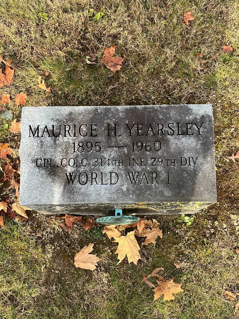 Maurice H. Yearsley's grave. Photo 3