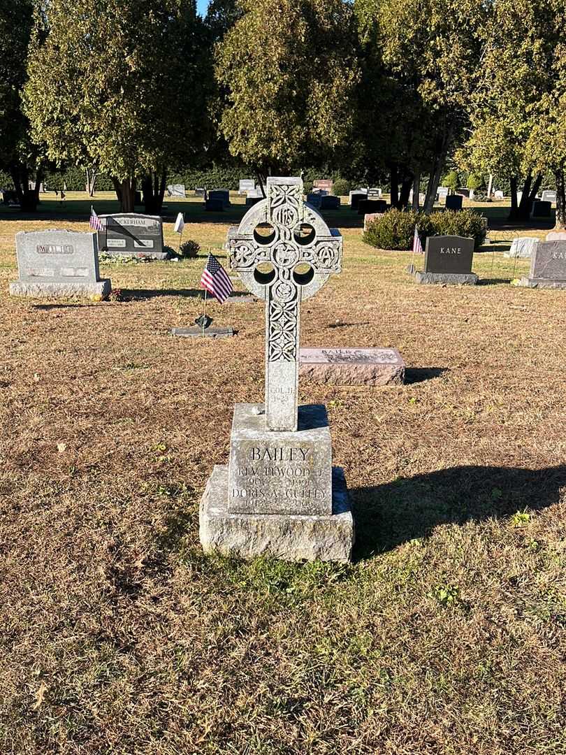 Reverend Elwood J. Bailey's grave. Photo 2