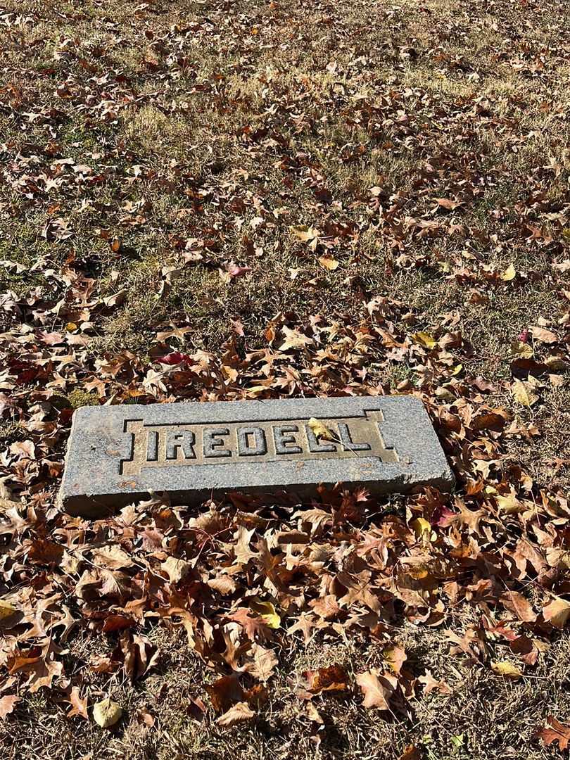 B. Frank Iredell's grave. Photo 1