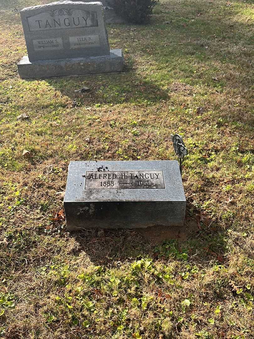 Alfred H. Tanguy's grave. Photo 2