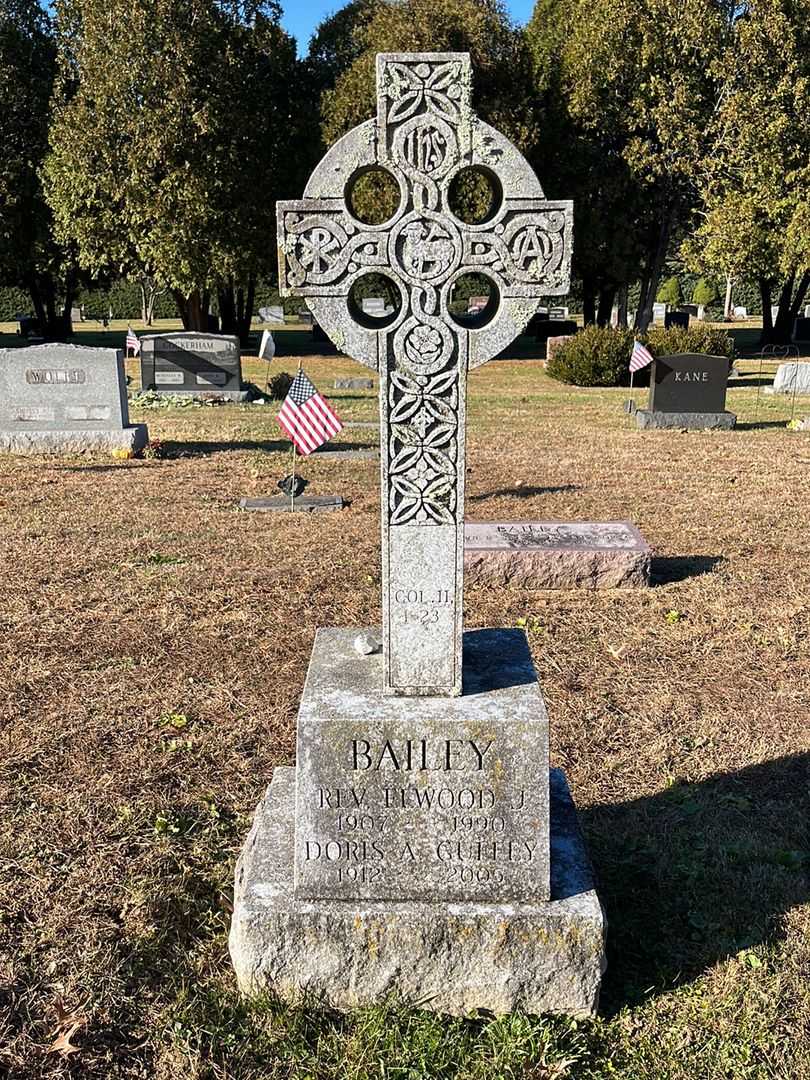 Reverend Elwood J. Bailey's grave. Photo 3