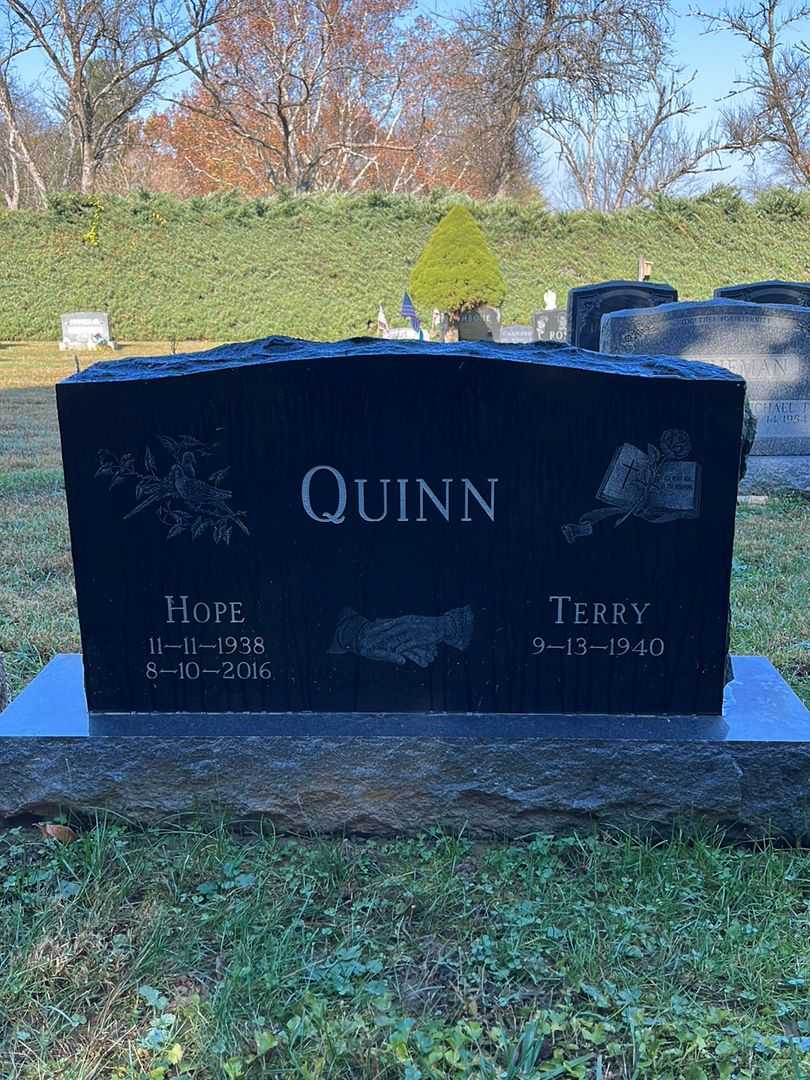 Hope O. Quinn's grave. Photo 1