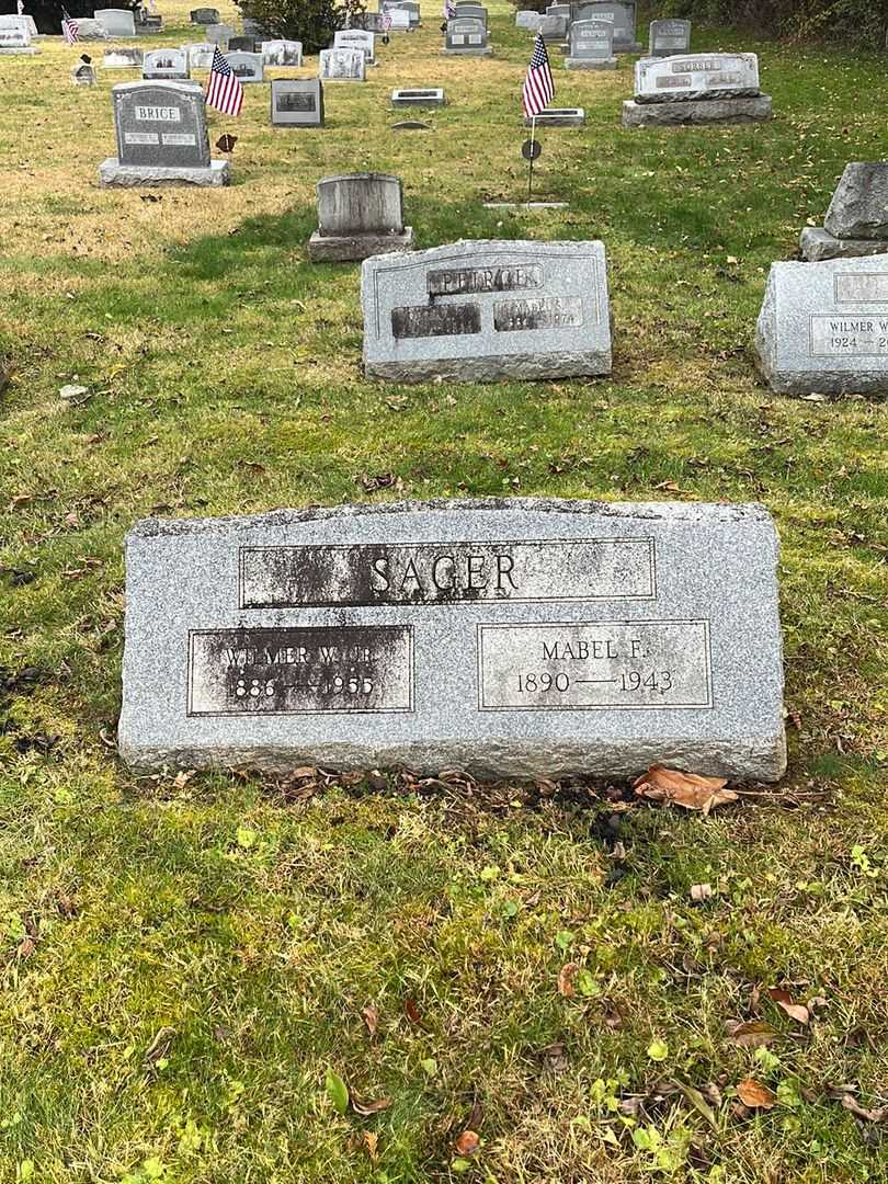 Mabel F. Sager's grave. Photo 2