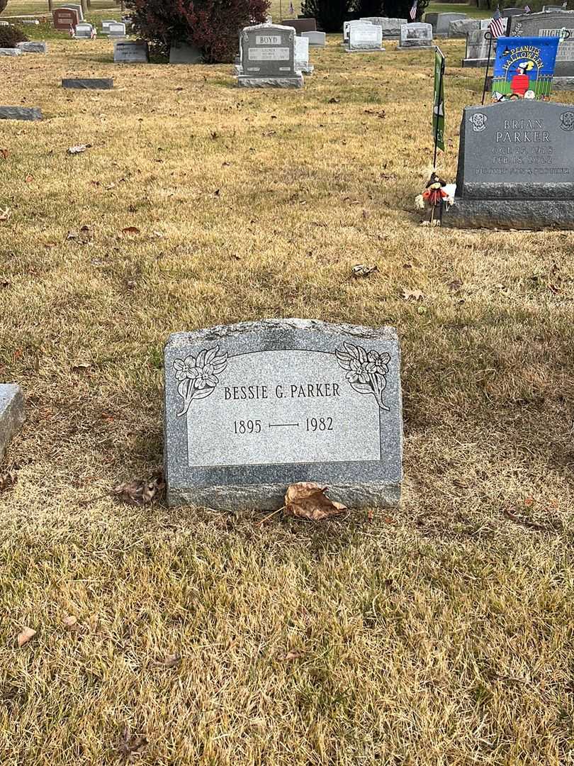 Bessie G. Parker's grave. Photo 2