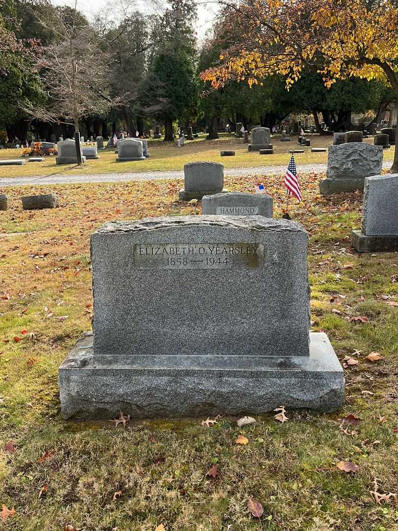 Elizabeth O. Yearsley's grave. Photo 2