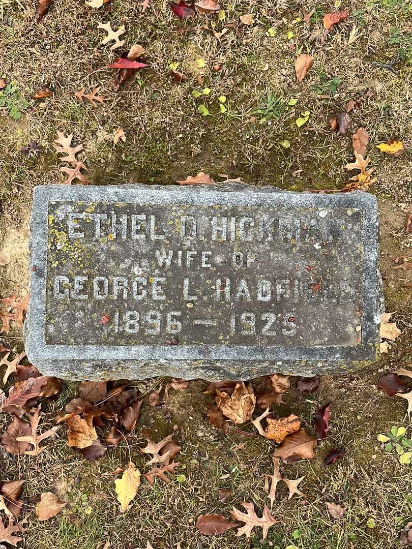 Ethel D. Hickman Hadfield's grave. Photo 3