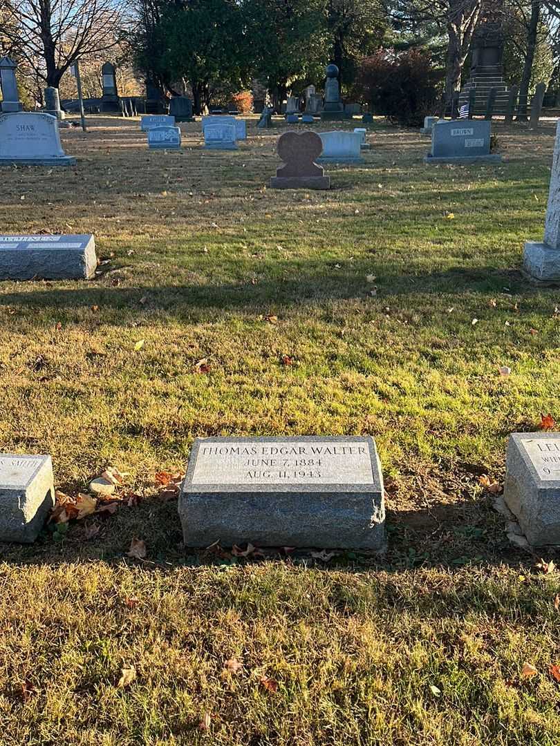 Lela Nora Sahler Walter's grave. Photo 4