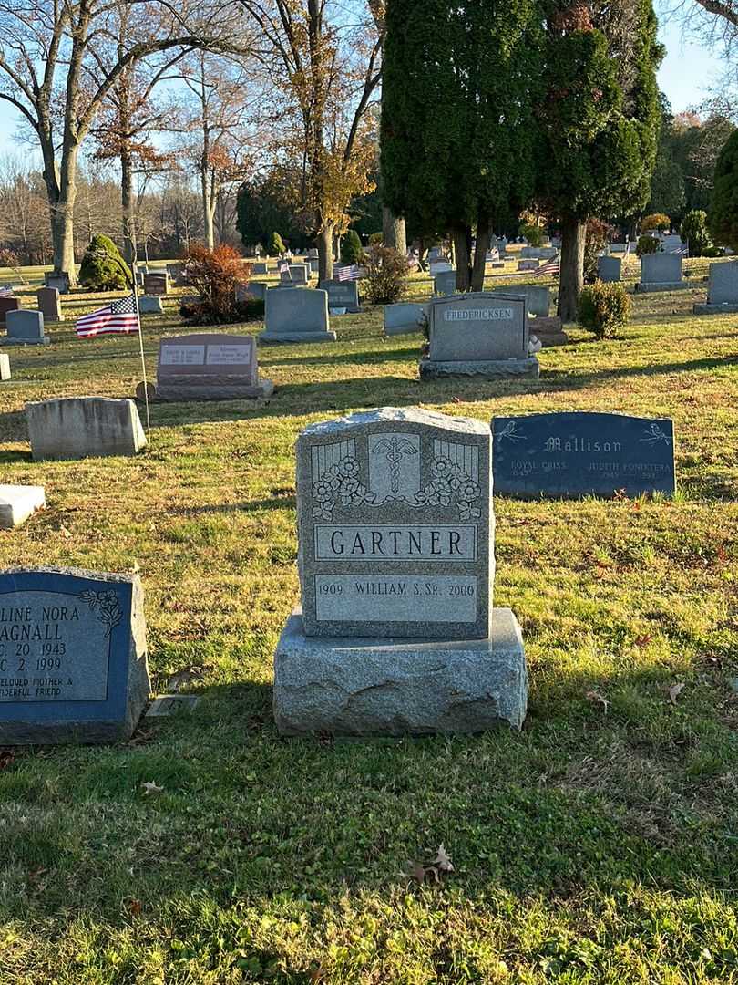 William S. Gartner Senior's grave. Photo 2