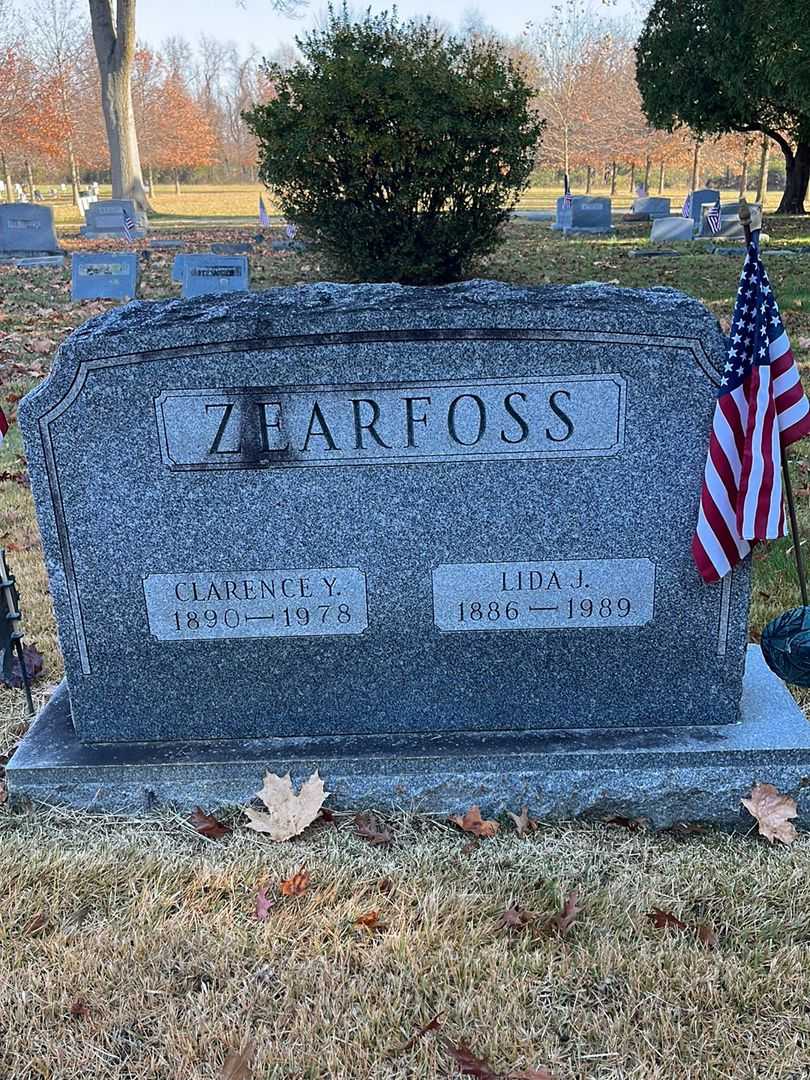 Clarence Y. Zearfoss's grave. Photo 3