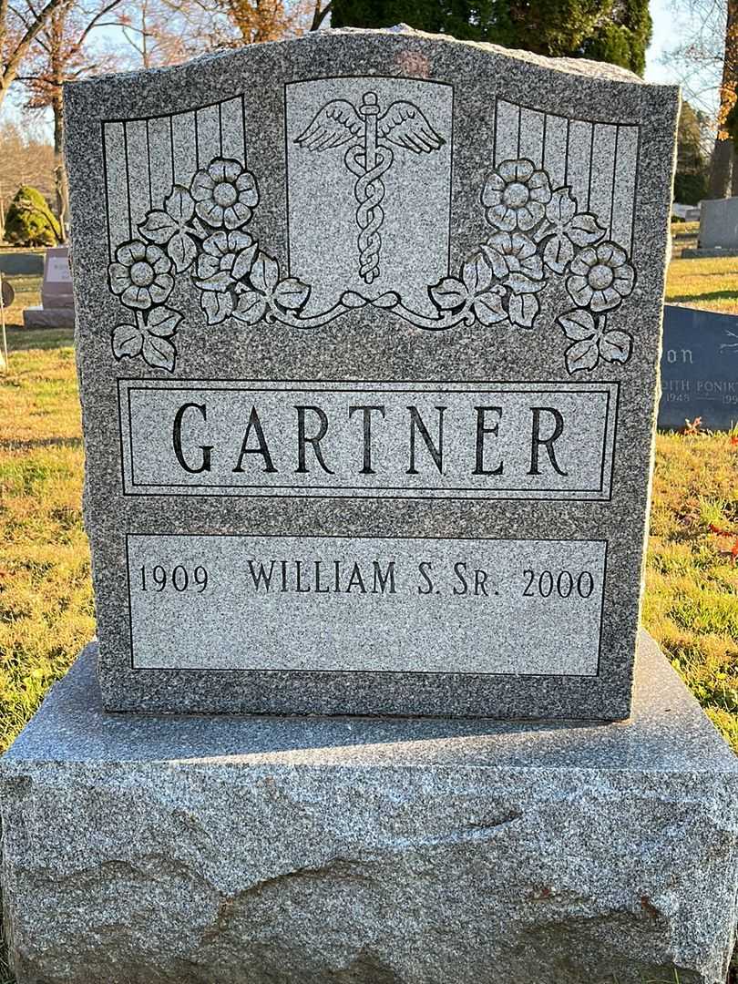 William S. Gartner Senior's grave. Photo 1