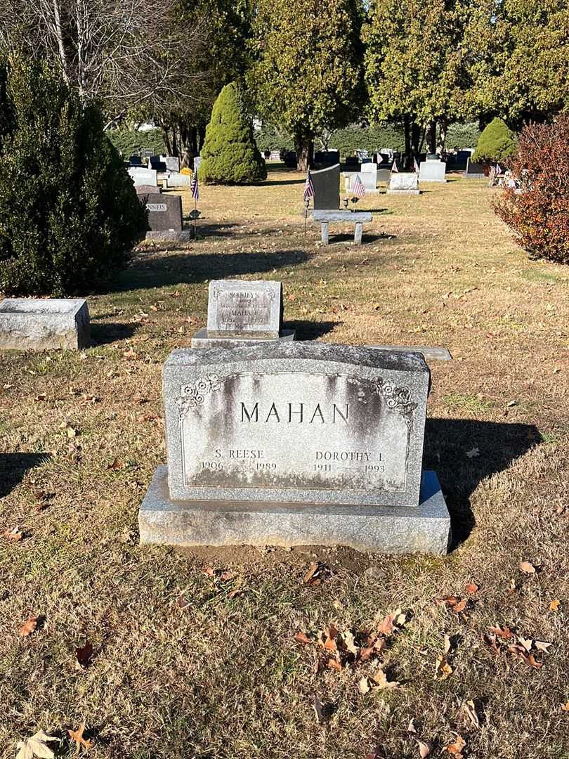 Dorothy Lamont Mahan's grave. Photo 2