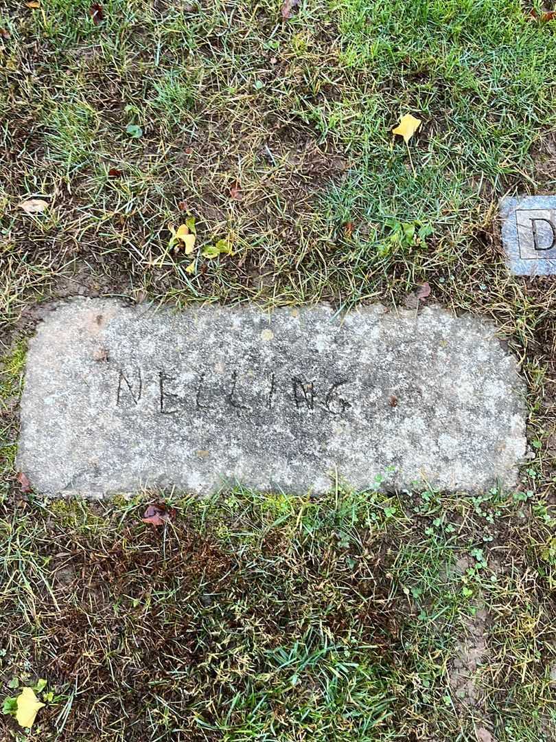 John D. Nelling Senior's grave. Photo 1