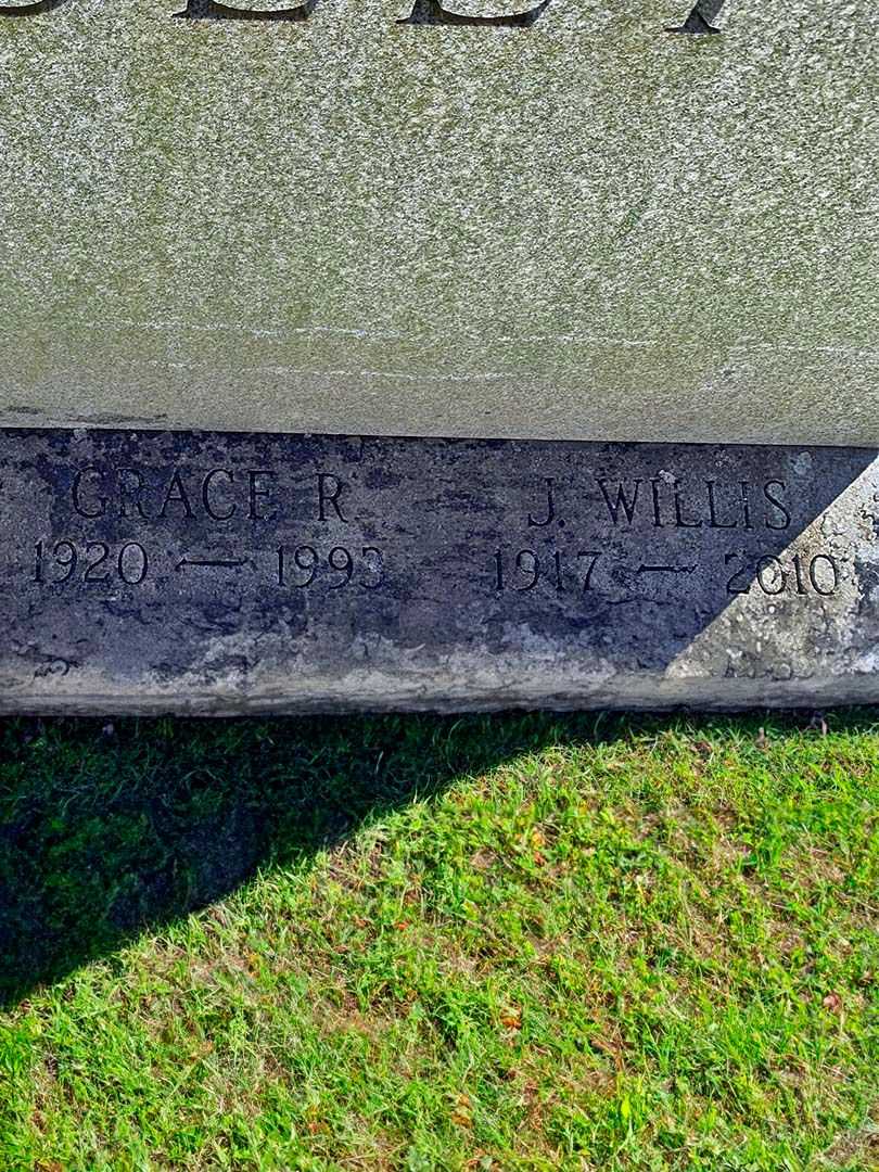 Grace R. Yearsley's grave. Photo 5