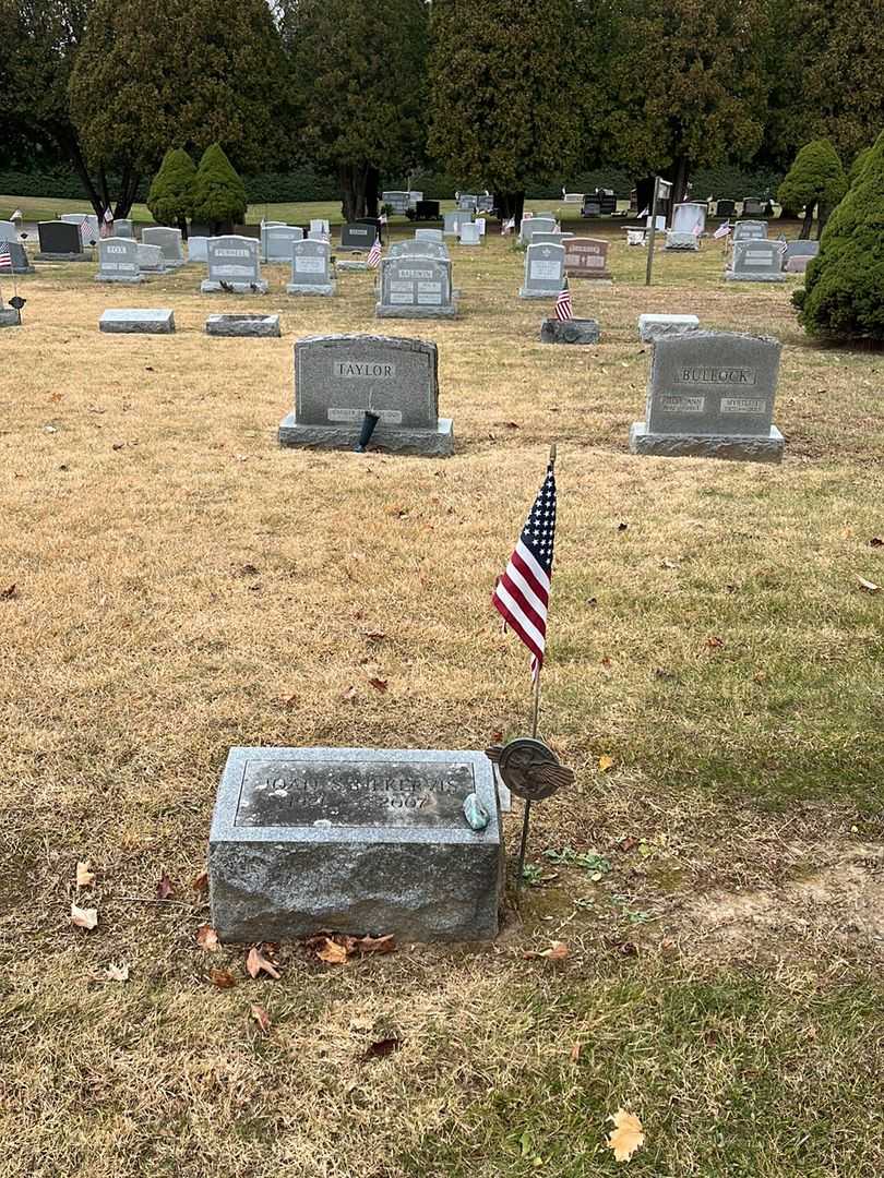 John H. Nekervis's grave. Photo 2