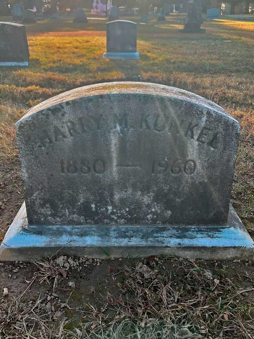 Harry M. Kunkel's grave. Photo 3