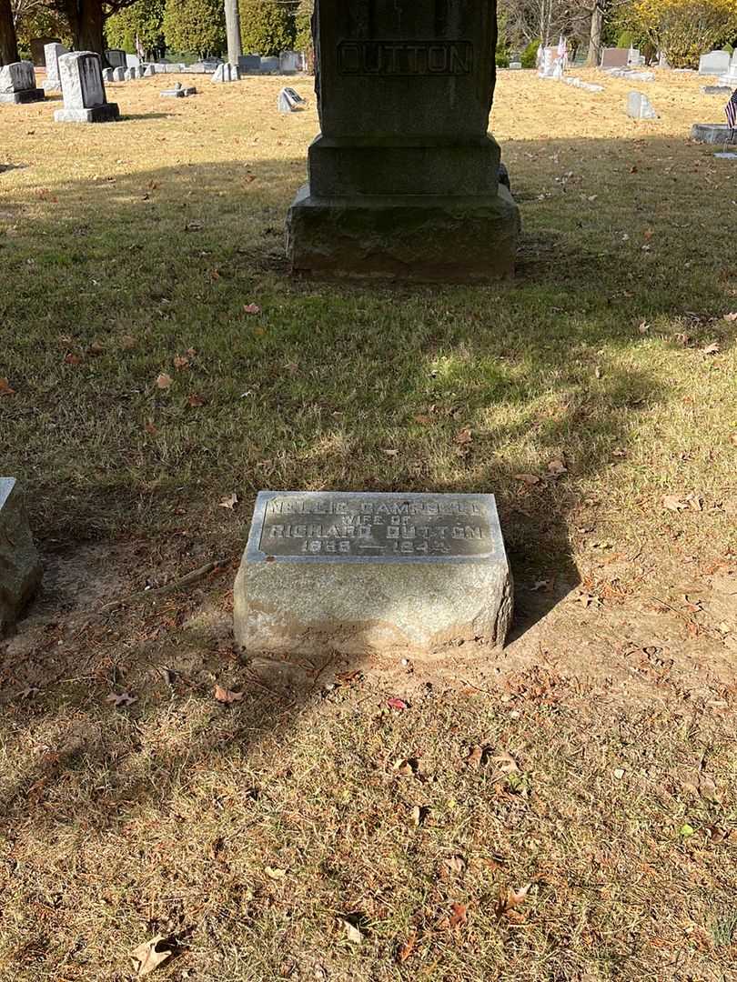 Nellie Campbell Dutton's grave. Photo 2