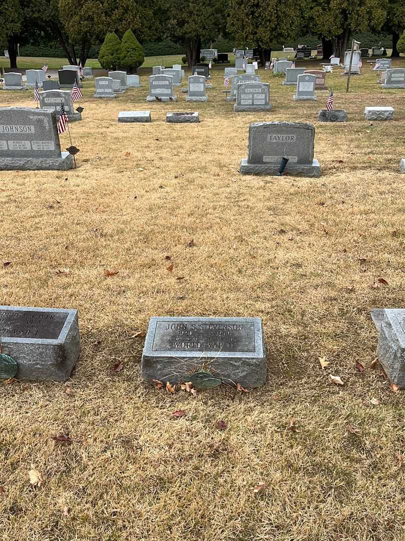 John S. Stevenson's grave. Photo 2