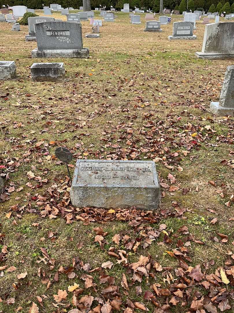 George L. Hadfield Junior's grave. Photo 2