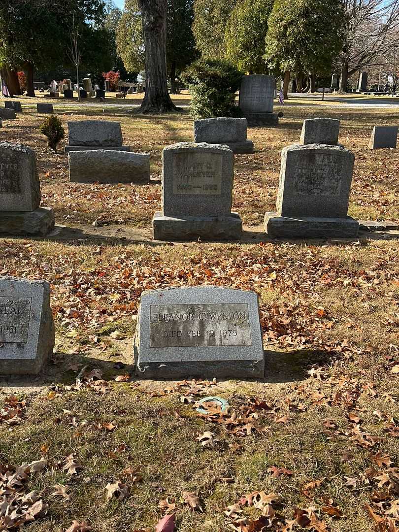 Eleanor Campbell Weston's grave. Photo 2