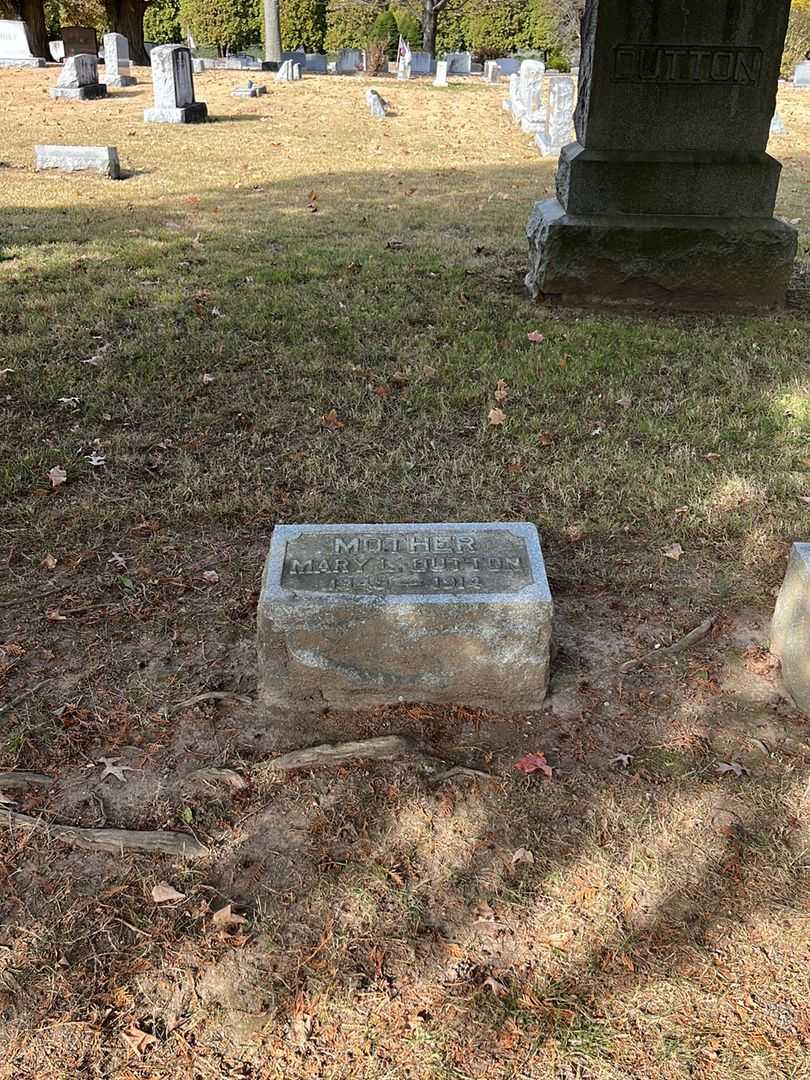 Mary L. Dutton's grave. Photo 2