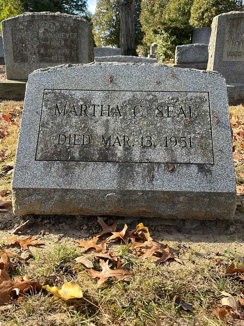 Martha C. Seal's grave. Photo 3