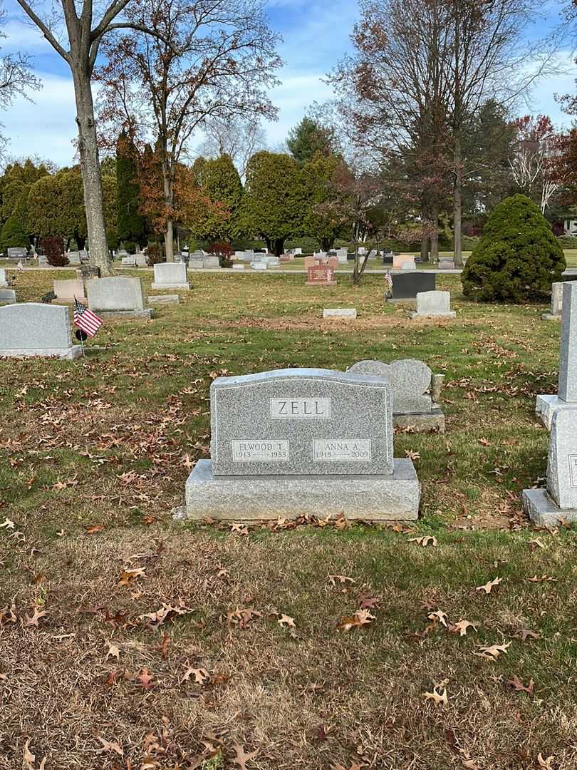 Elwood T. Zell's grave. Photo 2