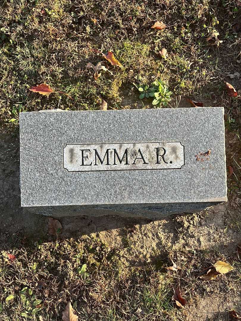 Emma R. Eachus's grave. Photo 4