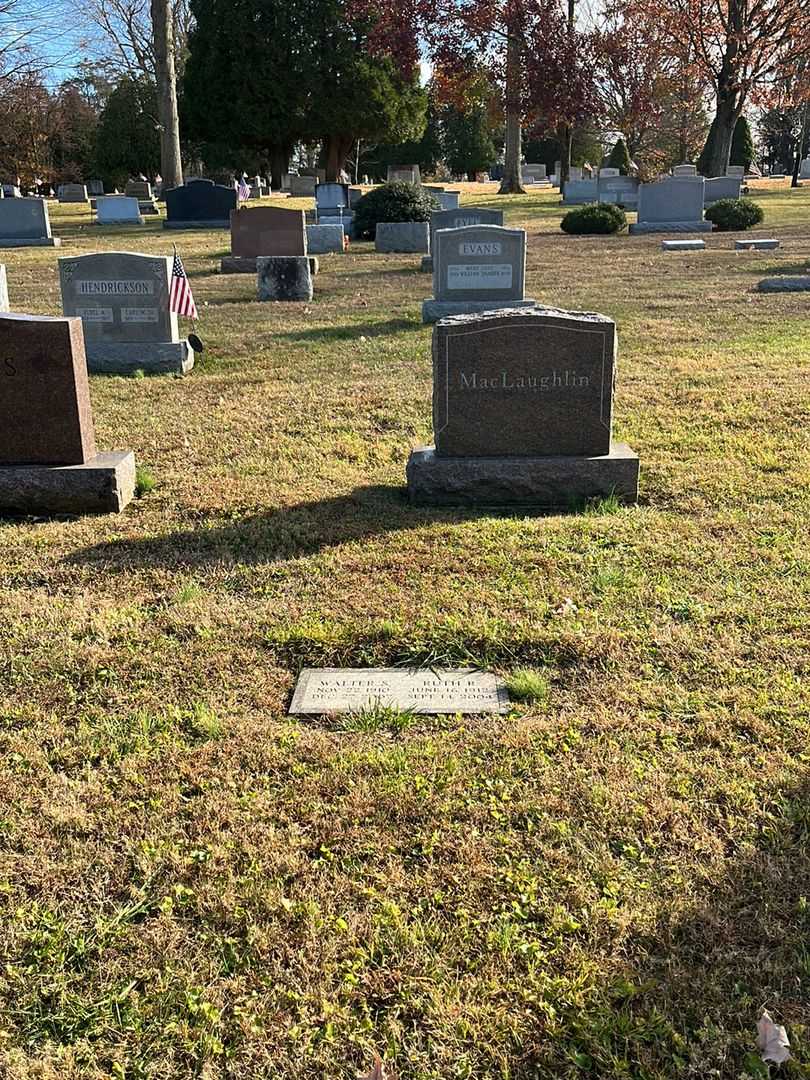 Ruth R. MacLaughlin's grave. Photo 2