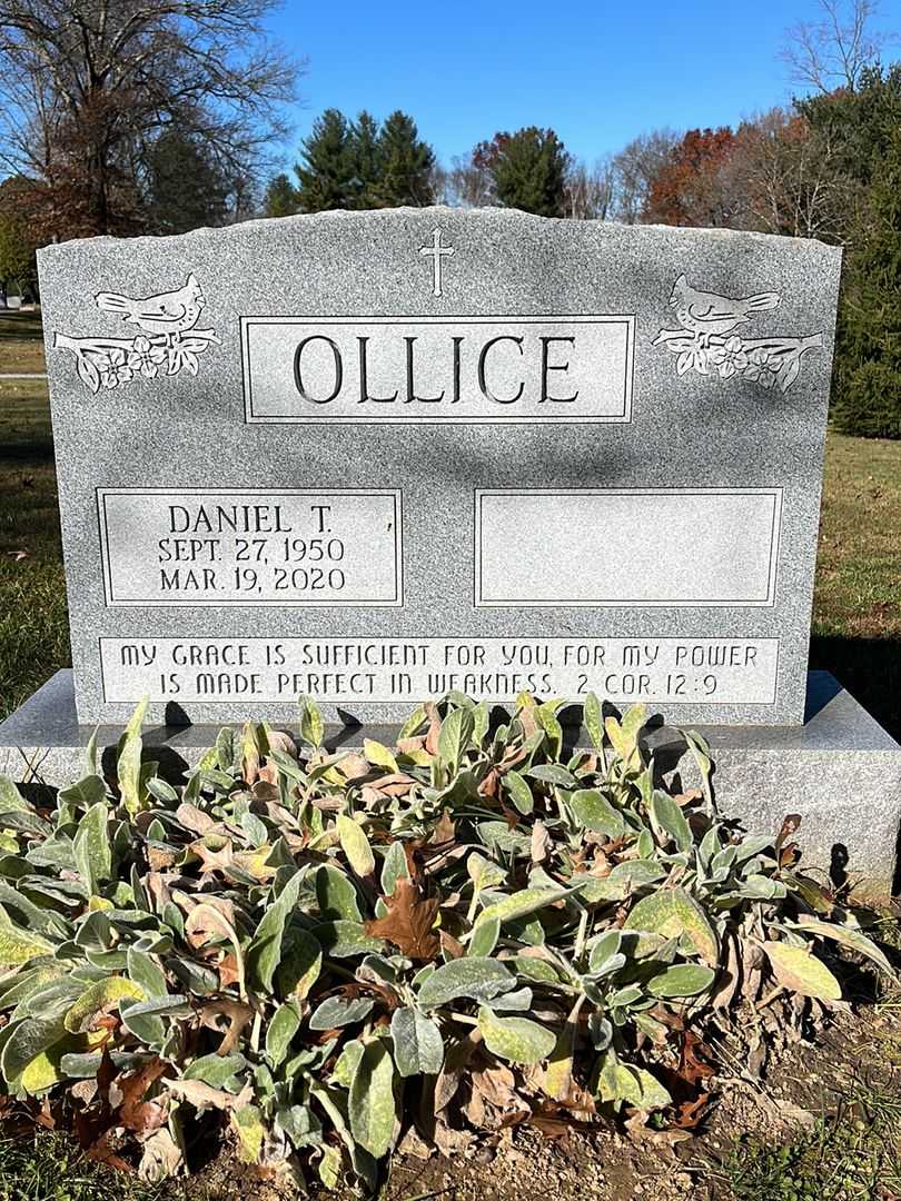Daniel T. Ollice's grave. Photo 1