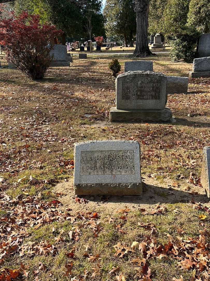 Clarence B. Seal's grave. Photo 2