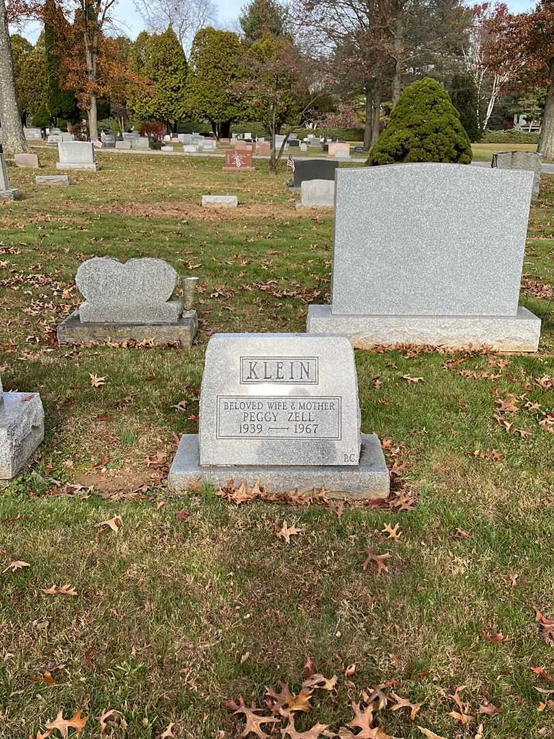 Peggy Zell Klein's grave. Photo 2