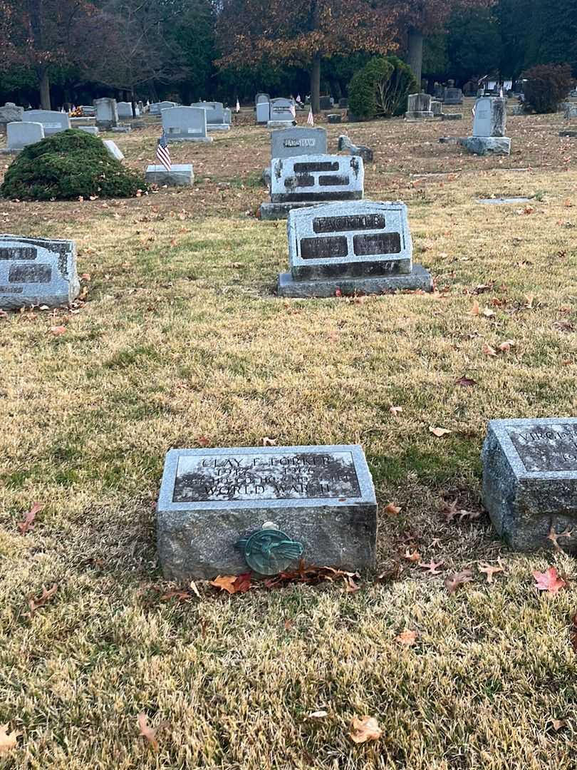 Clay E. Forker's grave. Photo 2