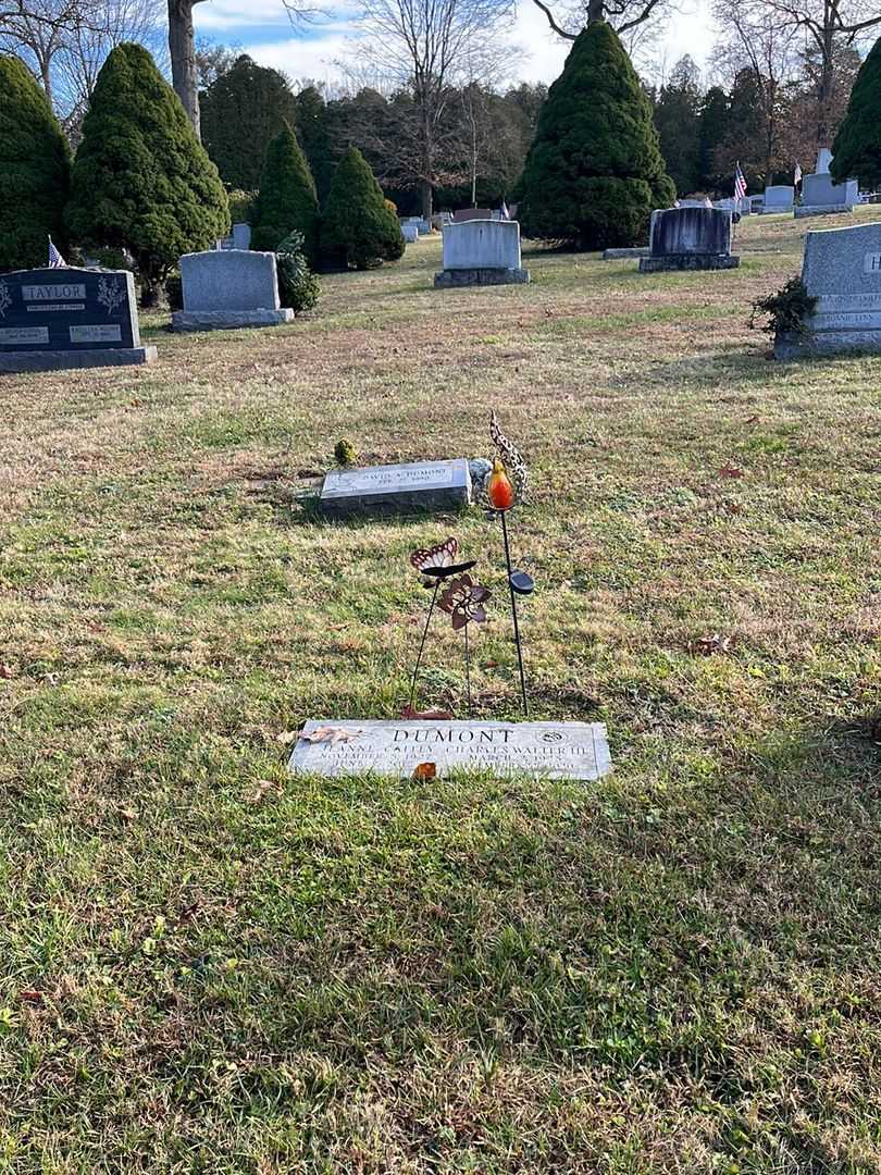 Jeanne Caffey Dumont's grave. Photo 3