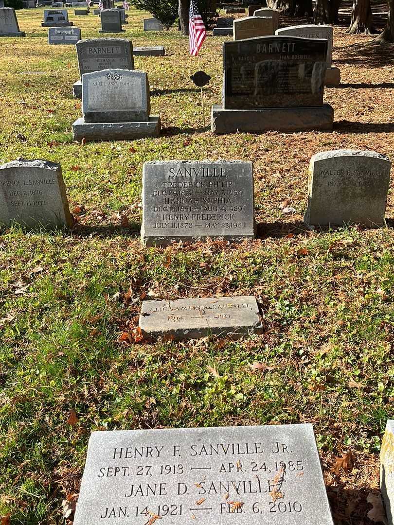 Alice Walker Sanville's grave. Photo 3