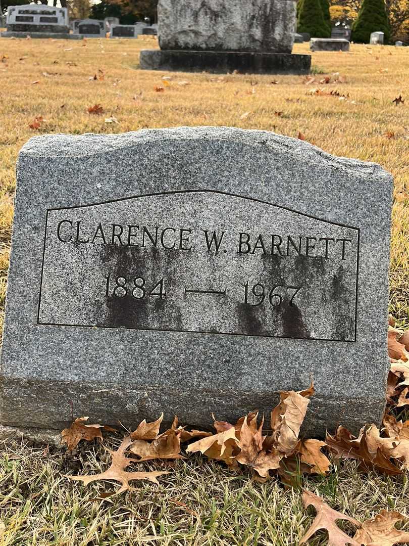 Clarence W. Barnett's grave. Photo 3