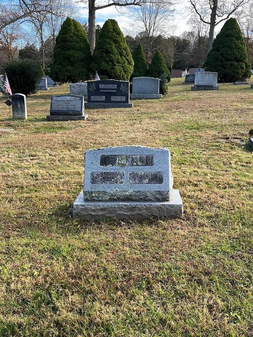 Robert F. Gartner's grave. Photo 2