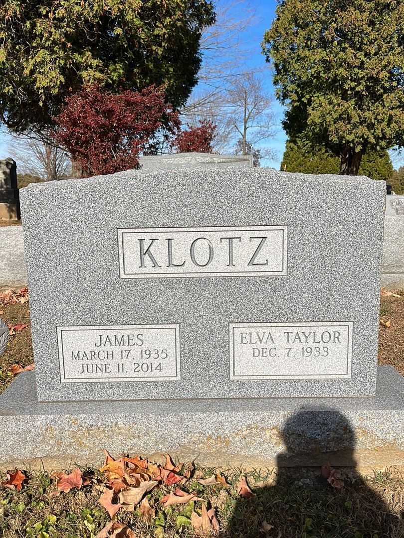 James Klotz Senior's grave. Photo 3