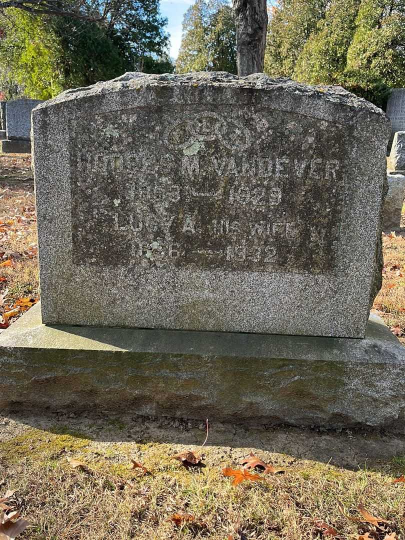 Lucy A. Vandever's grave. Photo 1