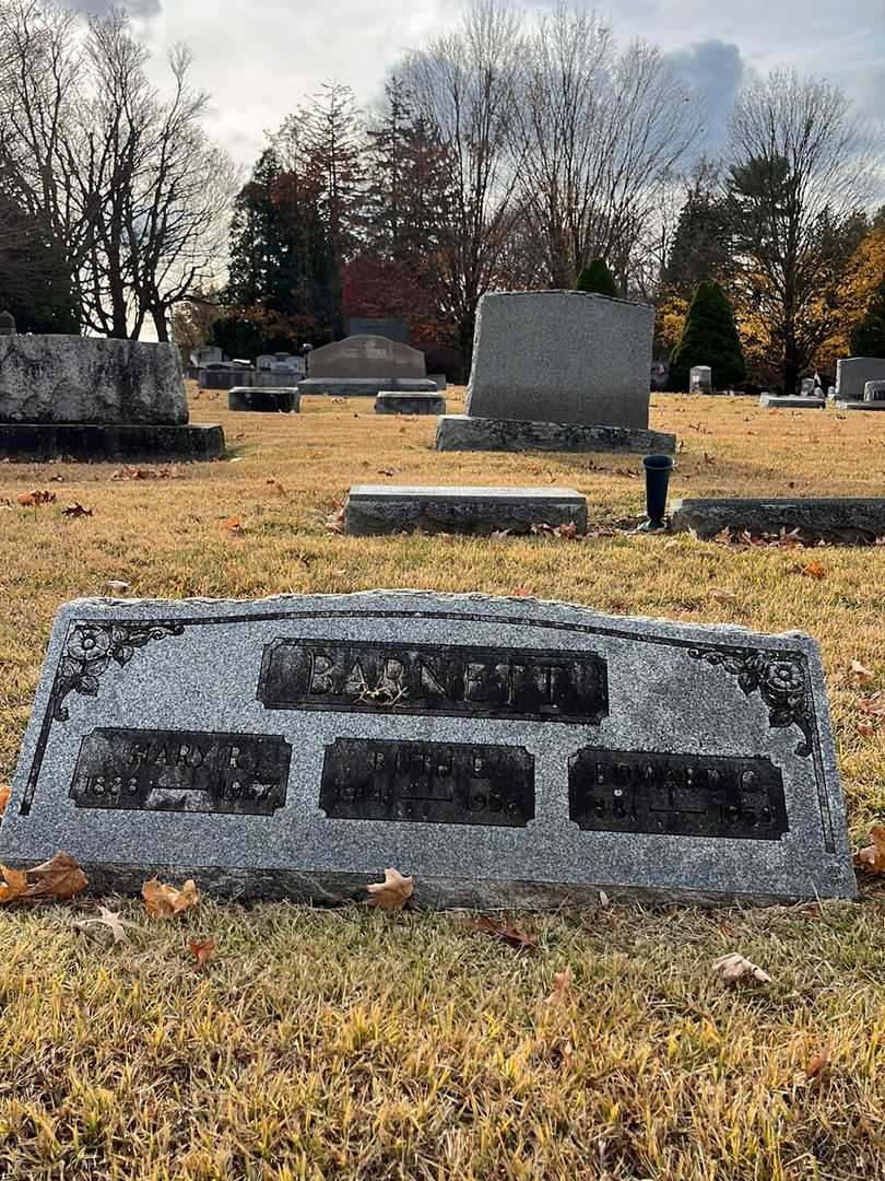Edward C. Barnett's grave. Photo 3