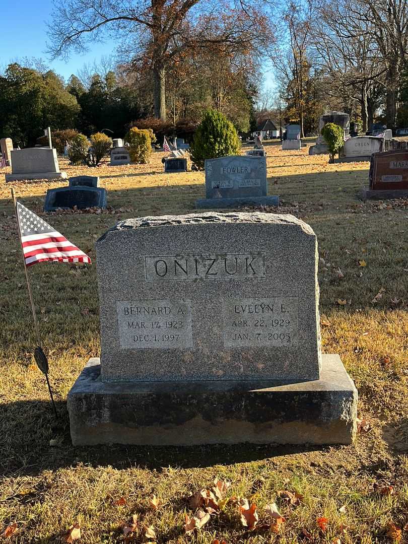 Bernard A. Onizuk's grave. Photo 2